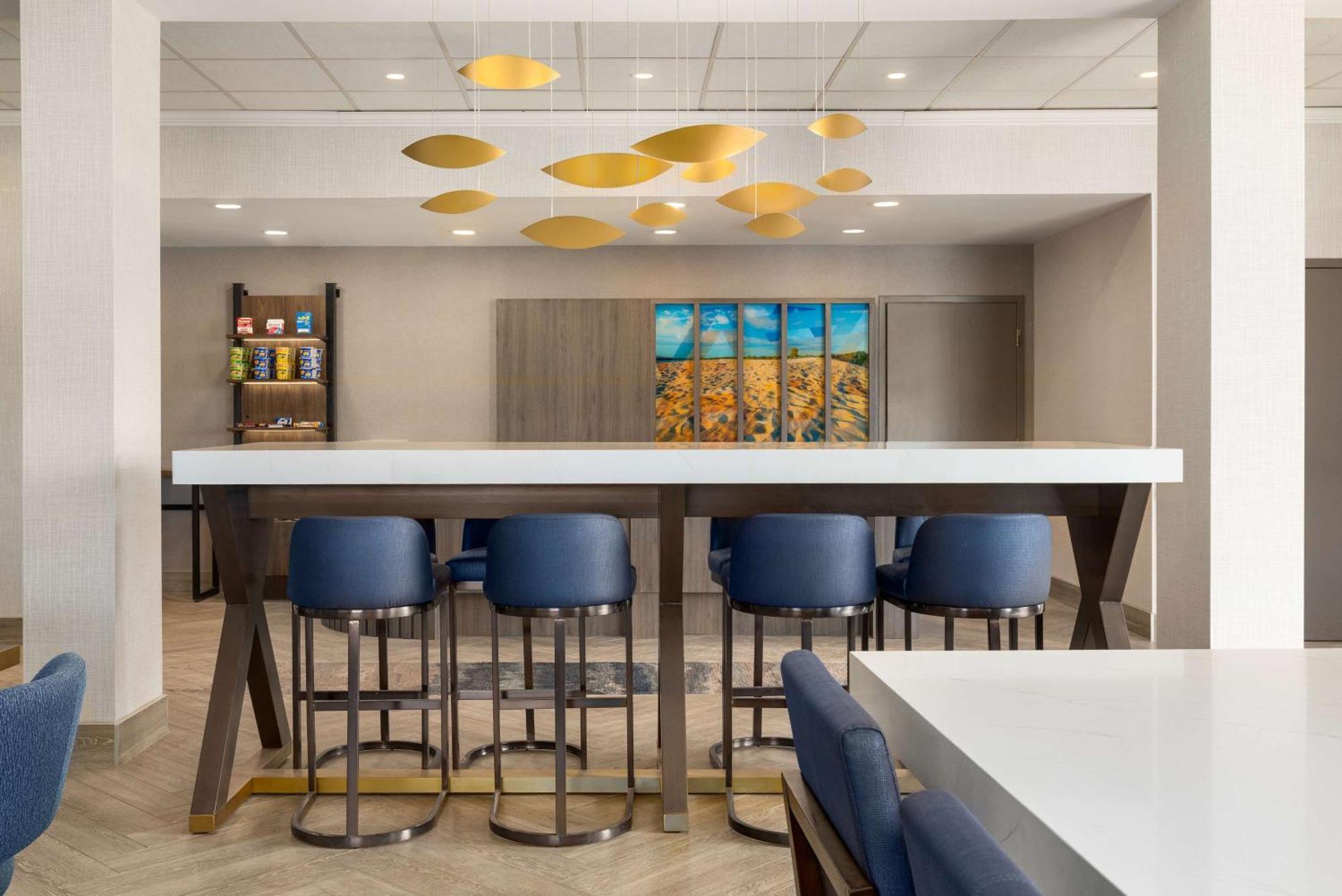 Hampton Inn By Hilton Napanee Greater Napanee Exterior photo